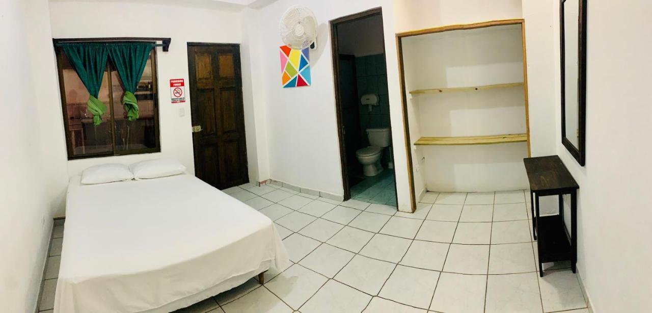 Hotel Cabinas Jacomar Buitenkant foto